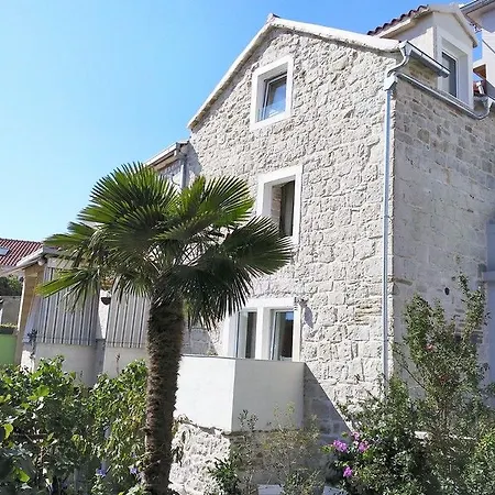 Kala 4*